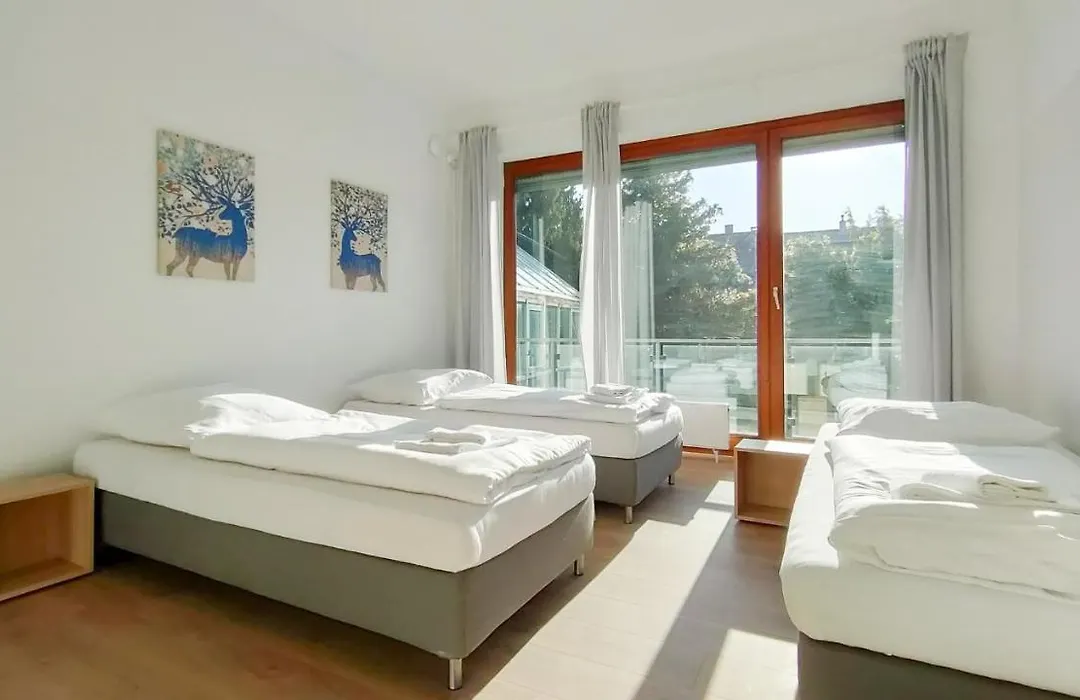 Apartment Raj Living - With 2 , 3 And 6 - 15 Min To Messe Dus And Old Town Dus